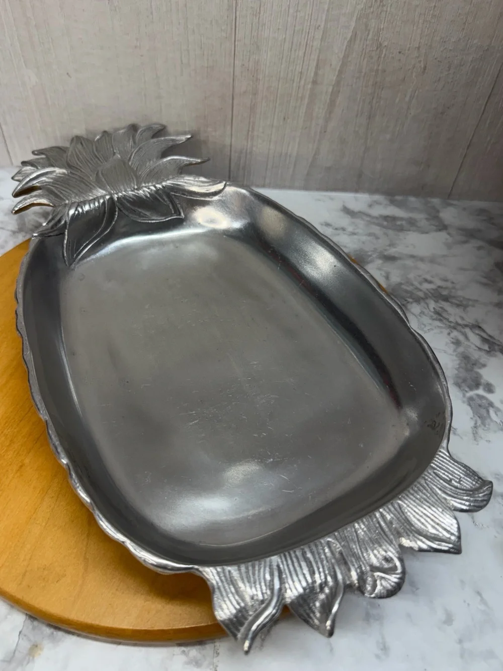 BELAVERRA Pineapple Metal Serving Tray Dish Bowl Centerpiece HTF piece 14x7.25